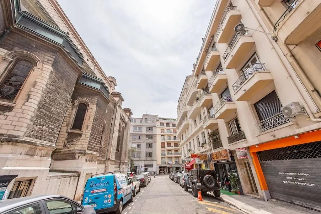 Balcony-Beautiful-Central-1 Block Beach-A.C-Wifi Nice 0*,  France