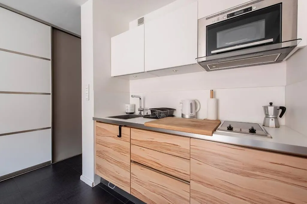 Balcony-Beautiful-Central-1 Block Beach-A.C-Wifi Nice